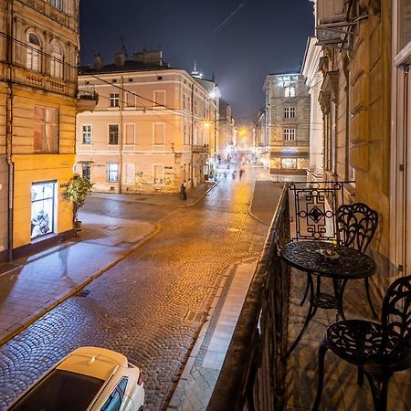 Classic Royal Central Apartment. Balcony And A/C Lviv Eksteriør billede