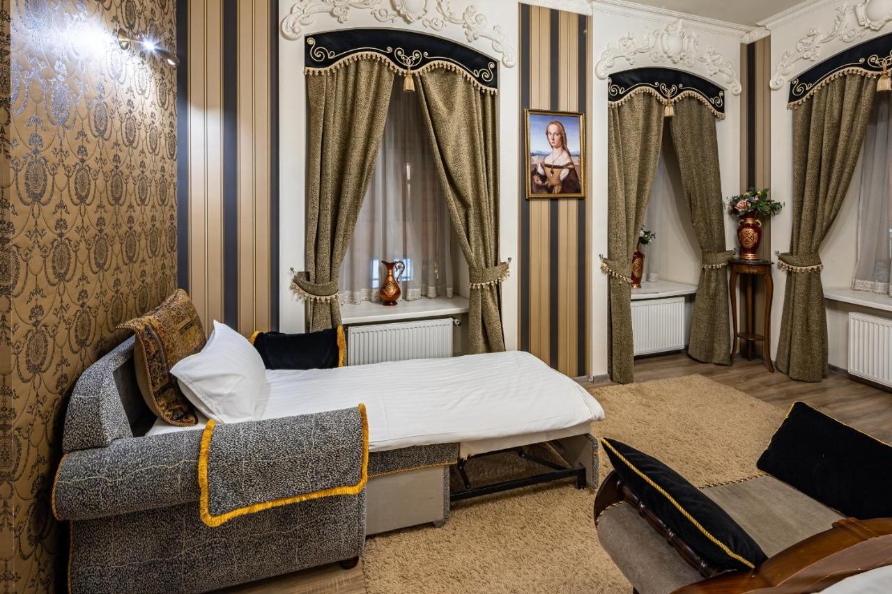 Classic Royal Central Apartment. Balcony And A/C Lviv Eksteriør billede