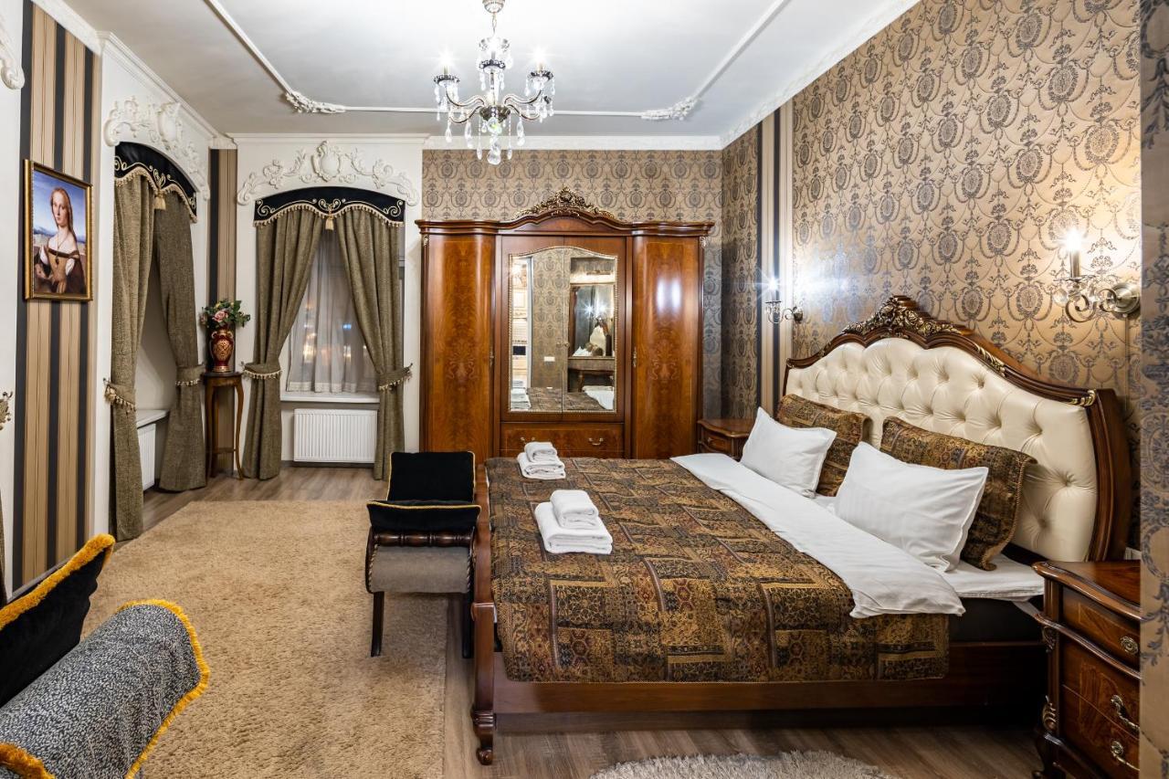 Classic Royal Central Apartment. Balcony And A/C Lviv Eksteriør billede