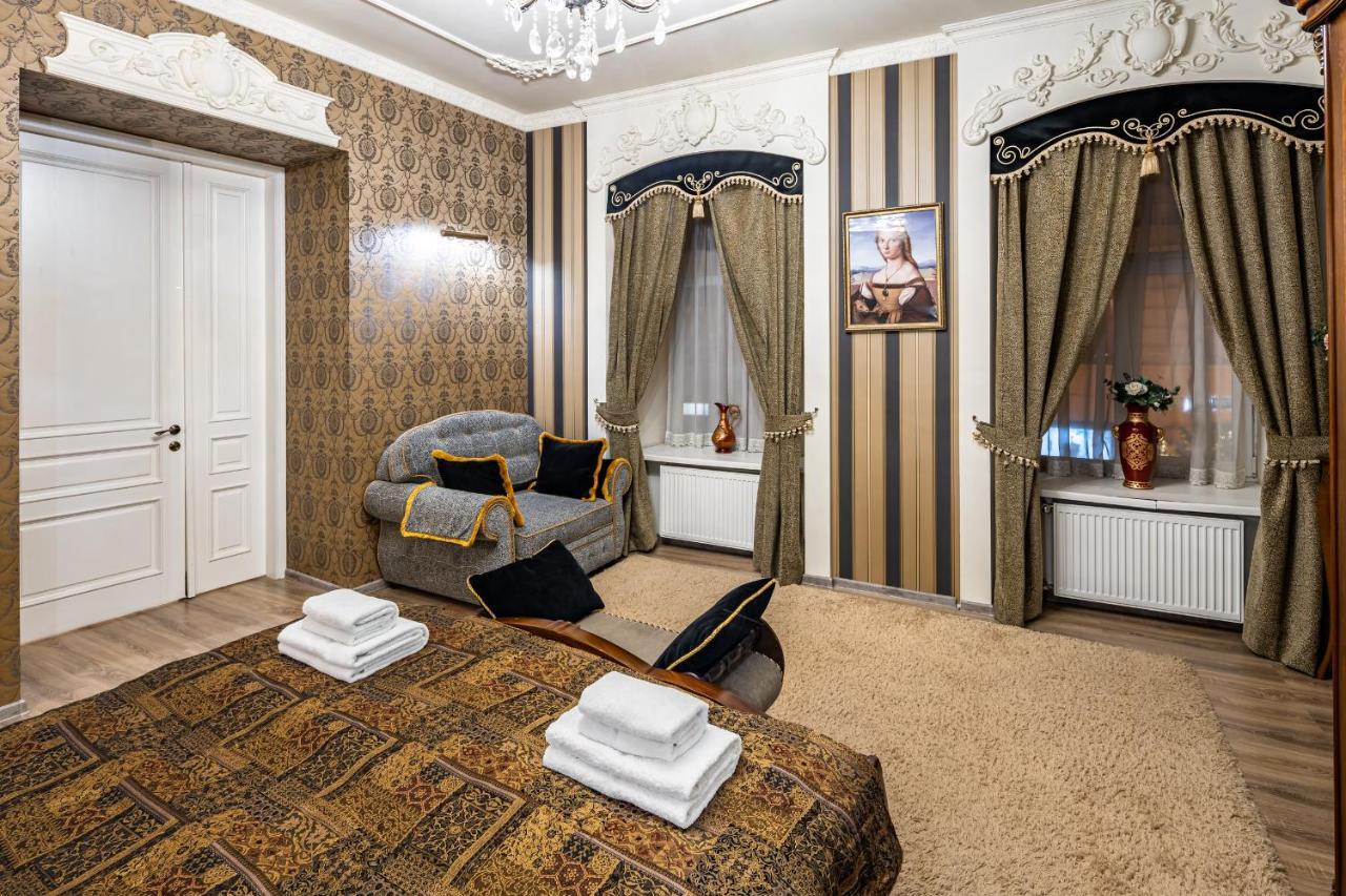 Classic Royal Central Apartment. Balcony And A/C Lviv Eksteriør billede