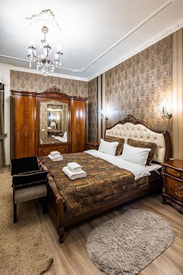 Classic Royal Central Apartment. Balcony And A/C Lviv Eksteriør billede