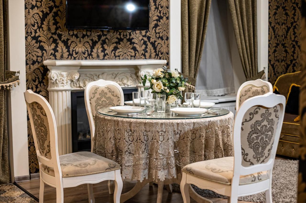 Classic Royal Central Apartment. Balcony And A/C Lviv Eksteriør billede